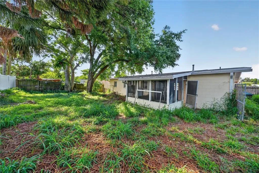 6031 W. Ridgewood Avenue Orlando FL 32835