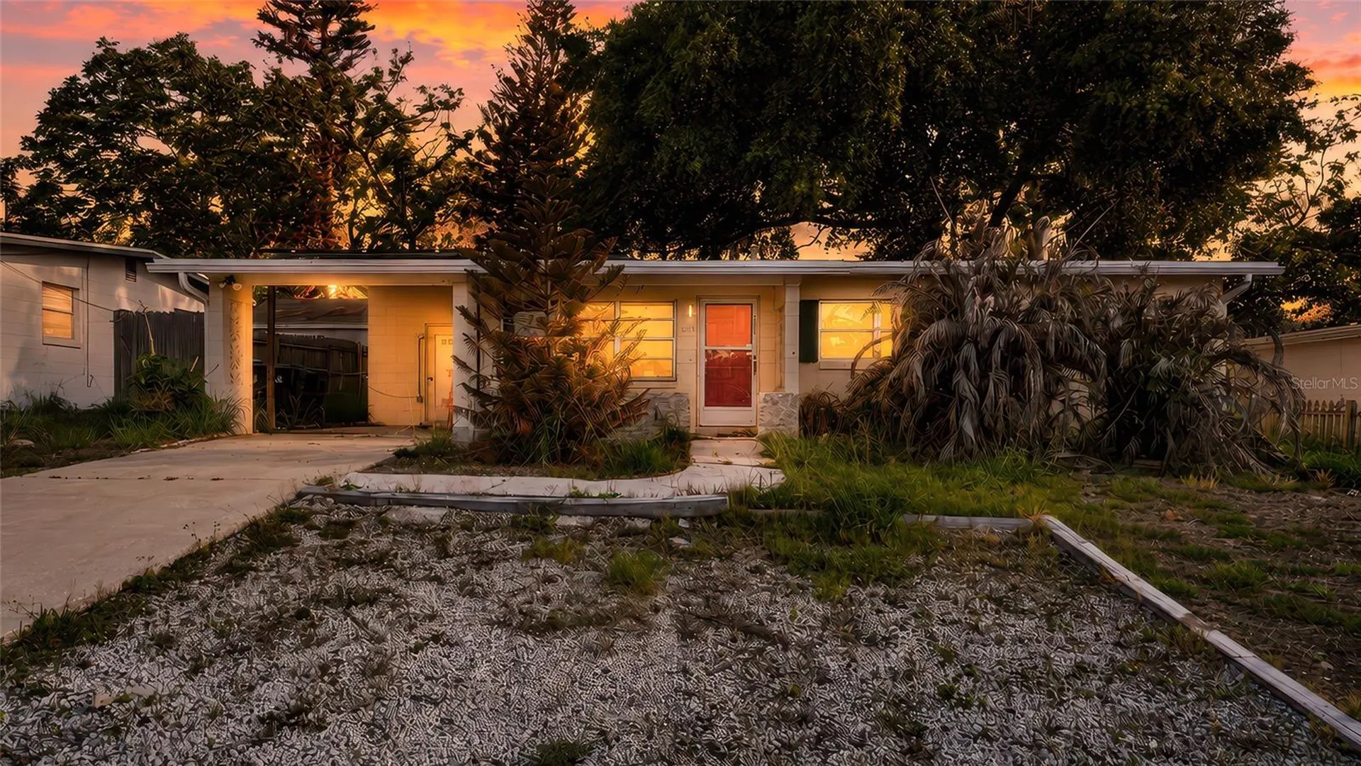 6031 W. Ridgewood Avenue Orlando FL 32835