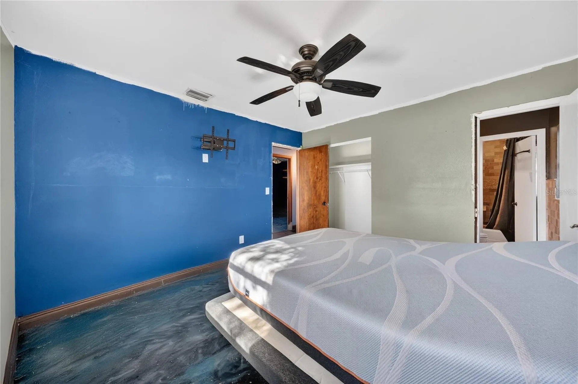 6031 W. Ridgewood Avenue Orlando FL 32835