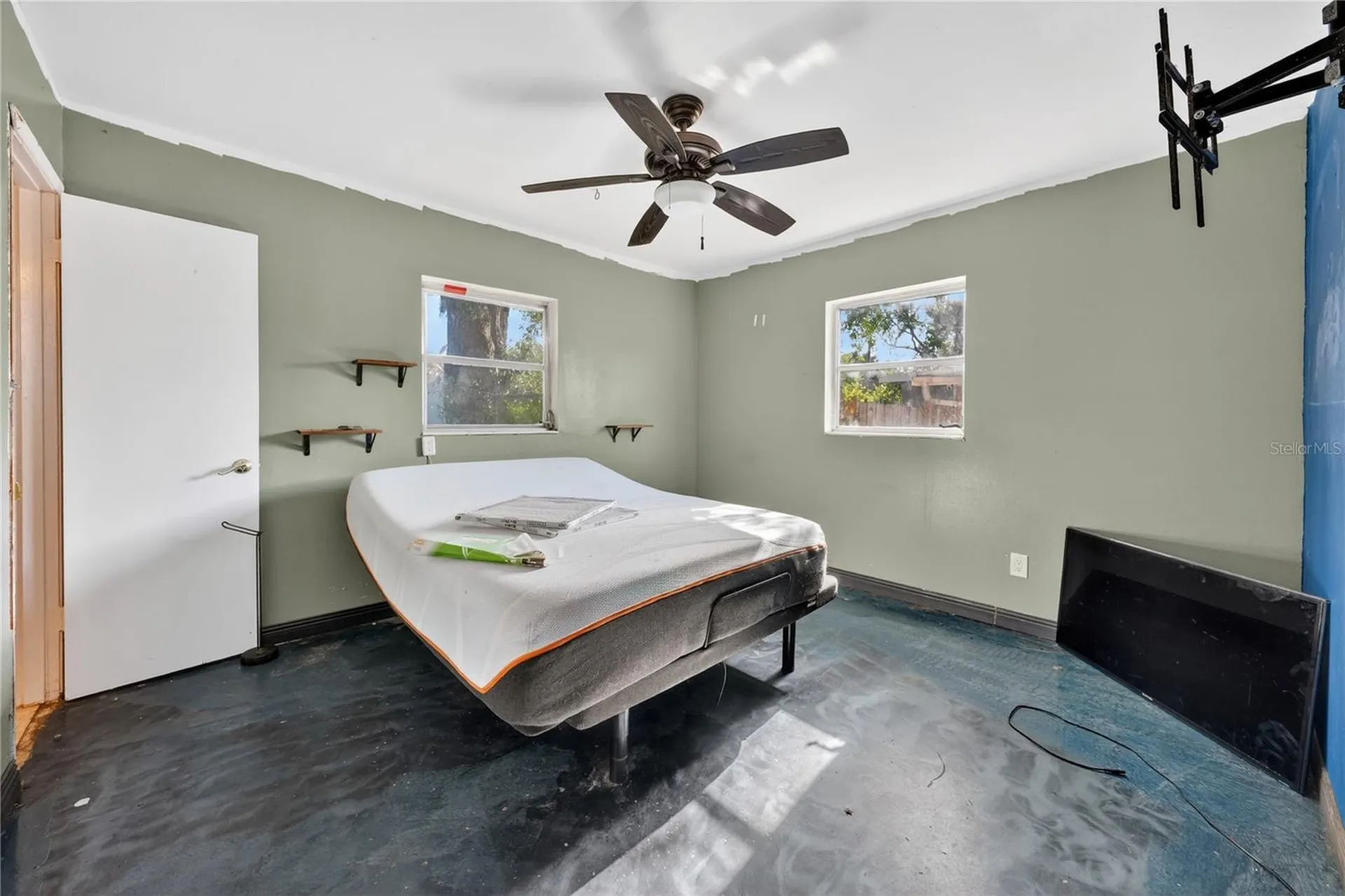 6031 W. Ridgewood Avenue Orlando FL 32835