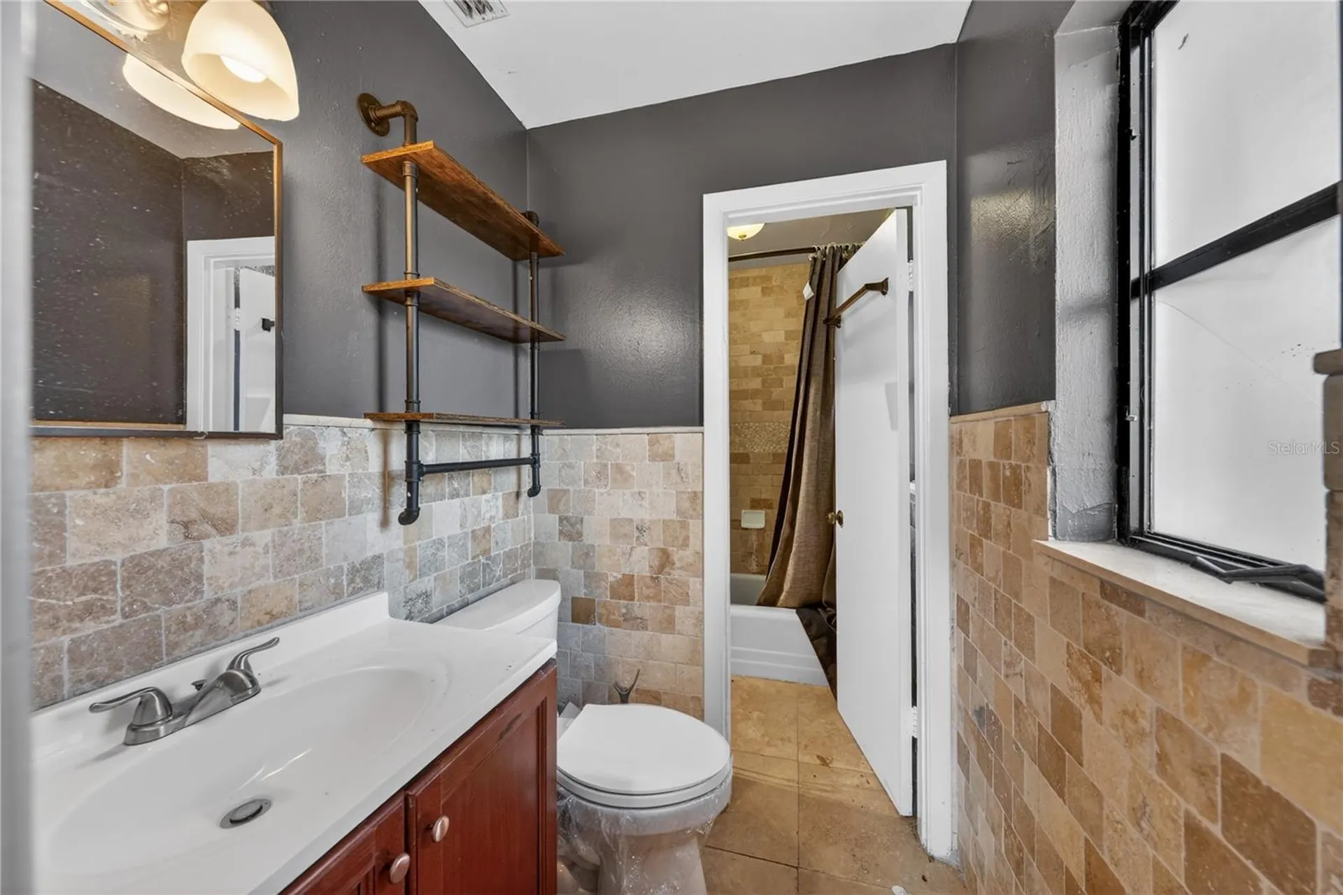 6031 W. Ridgewood Avenue Orlando FL 32835