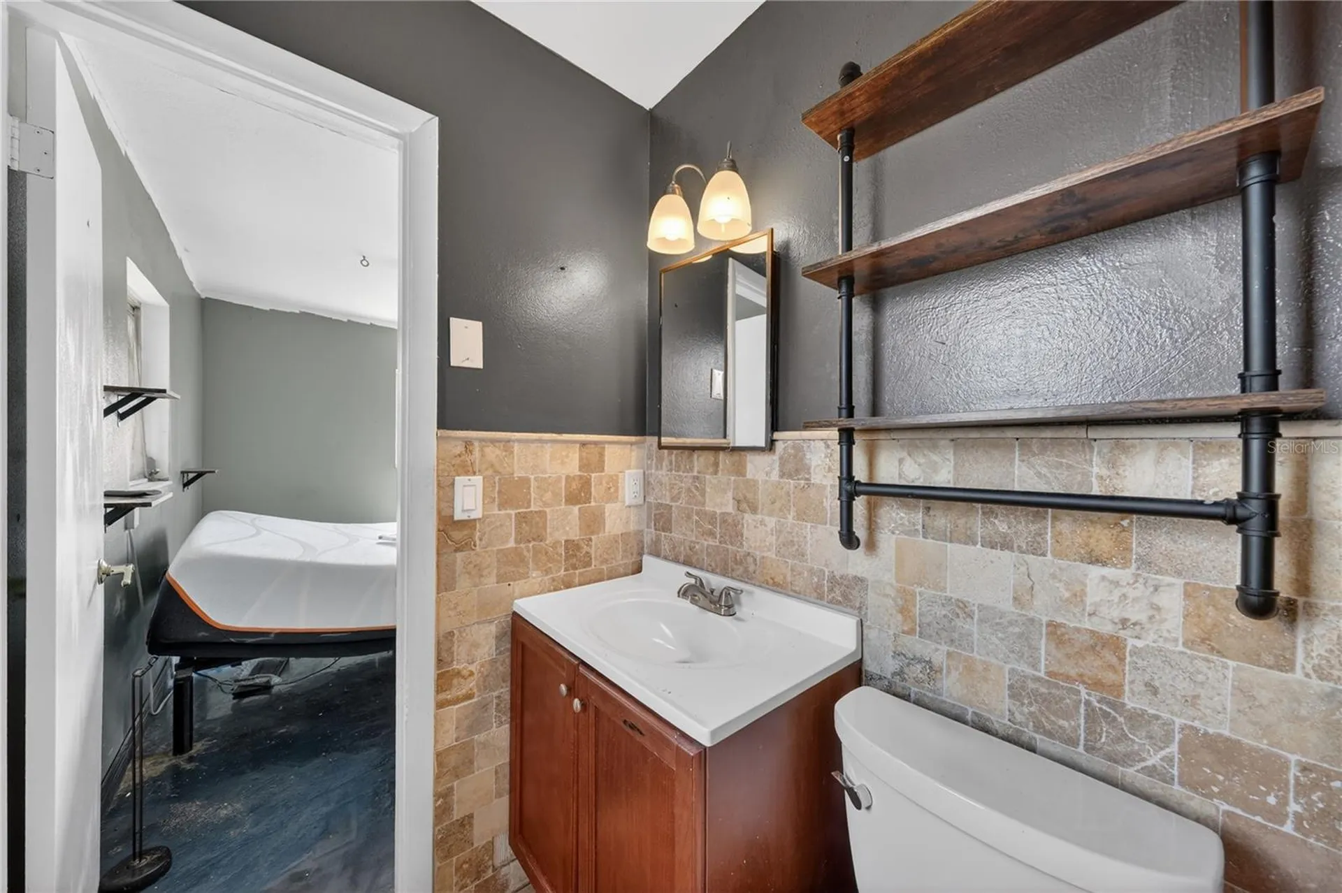 6031 W. Ridgewood Avenue Orlando FL 32835