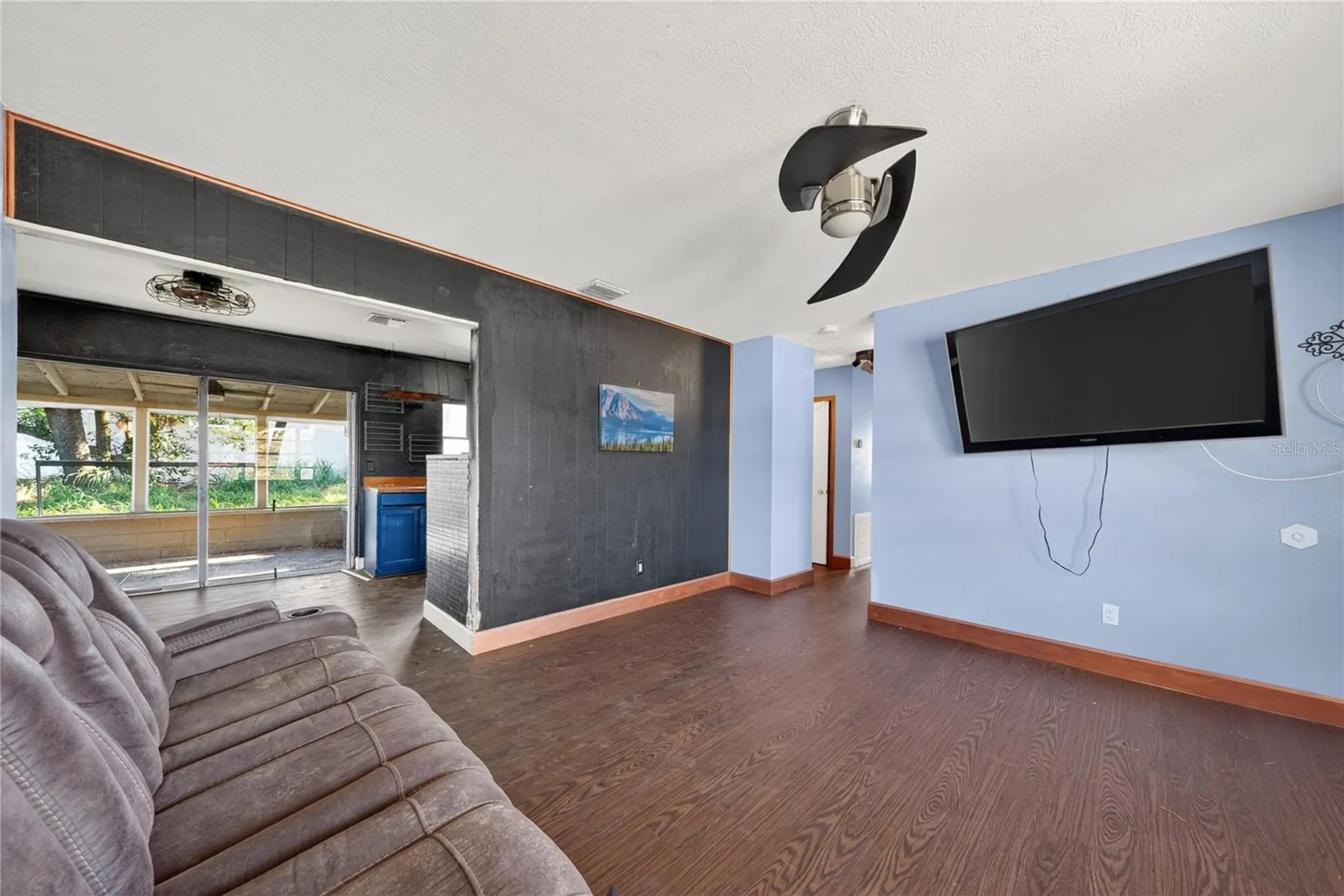 6031 W. Ridgewood Avenue Orlando FL 32835