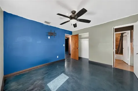 6031 W. Ridgewood Avenue Orlando FL 32835