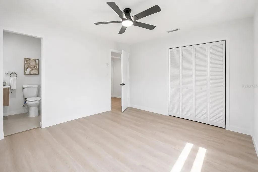 6470 26th Avenue N St Petersburg FL 33710