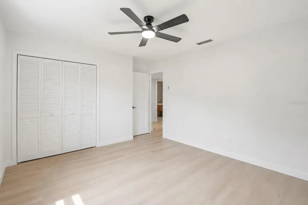 6470 26th Avenue N St Petersburg FL 33710