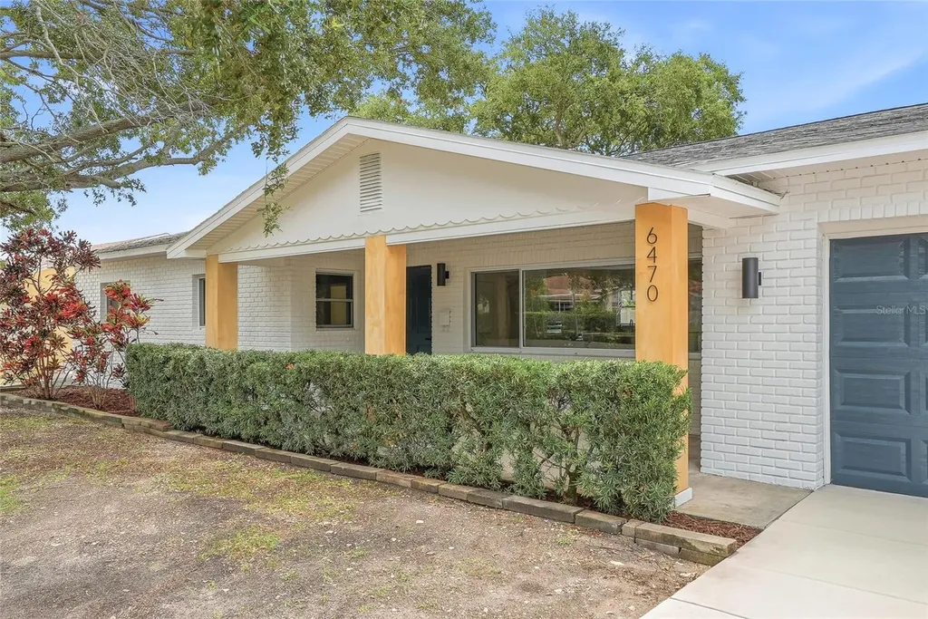6470 26th Avenue N St Petersburg FL 33710