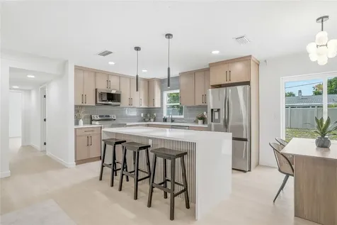6470 26th Avenue N St Petersburg FL 33710