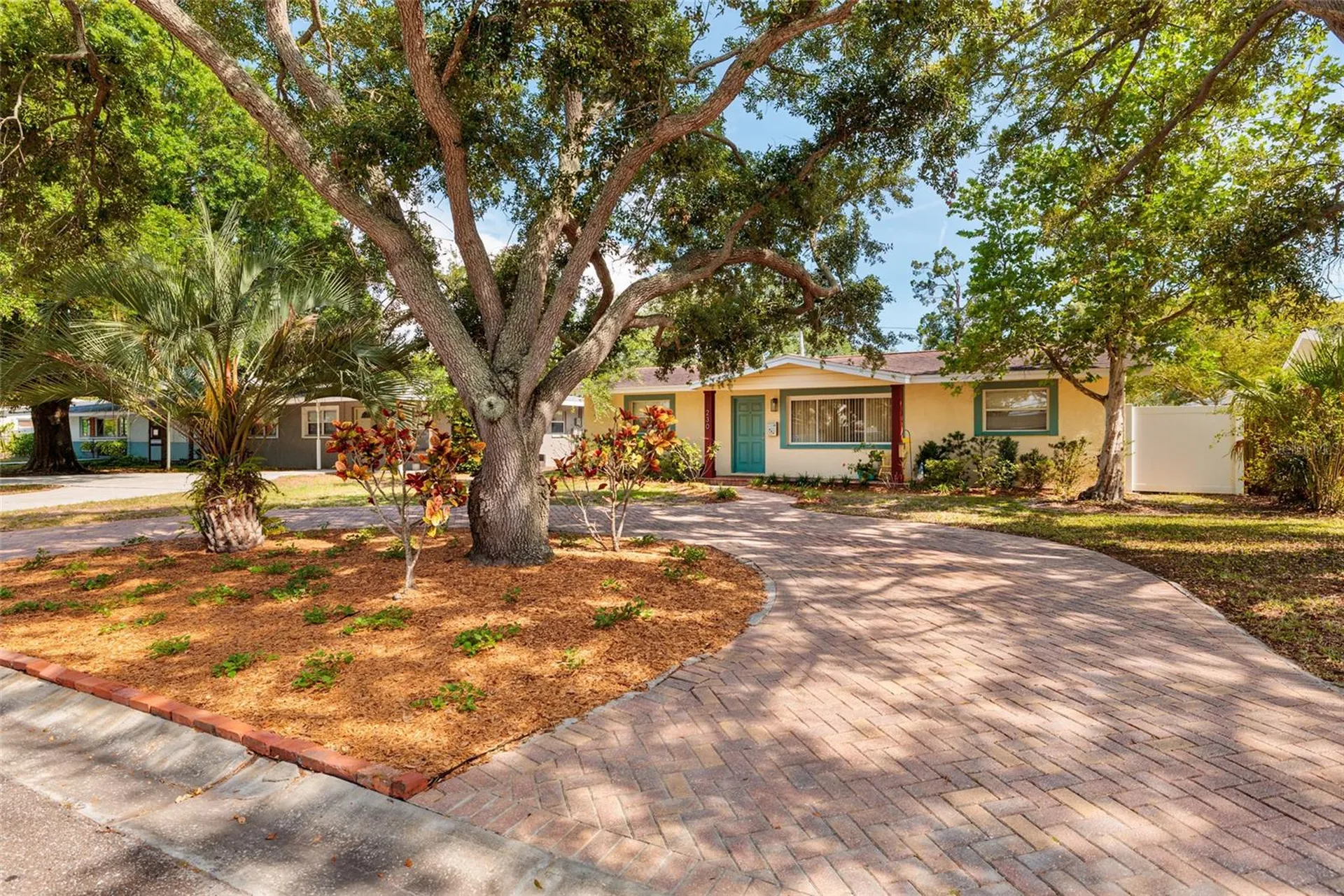 230 43rd Avenue NE St Petersburg FL 33703