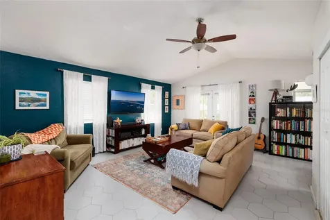 230 43rd Avenue NE St Petersburg FL 33703