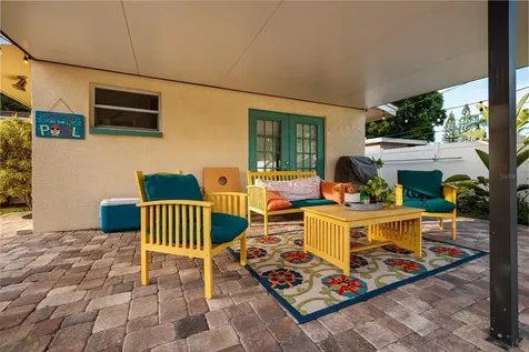 230 43rd Avenue NE St Petersburg FL 33703