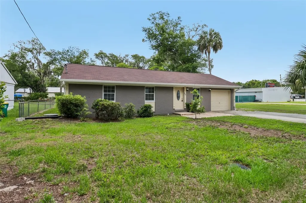 105 N Fairfax Avenue Deland FL 32724