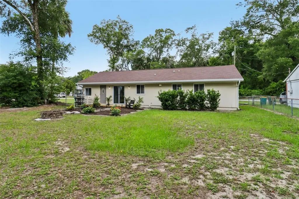 105 N Fairfax Avenue Deland FL 32724