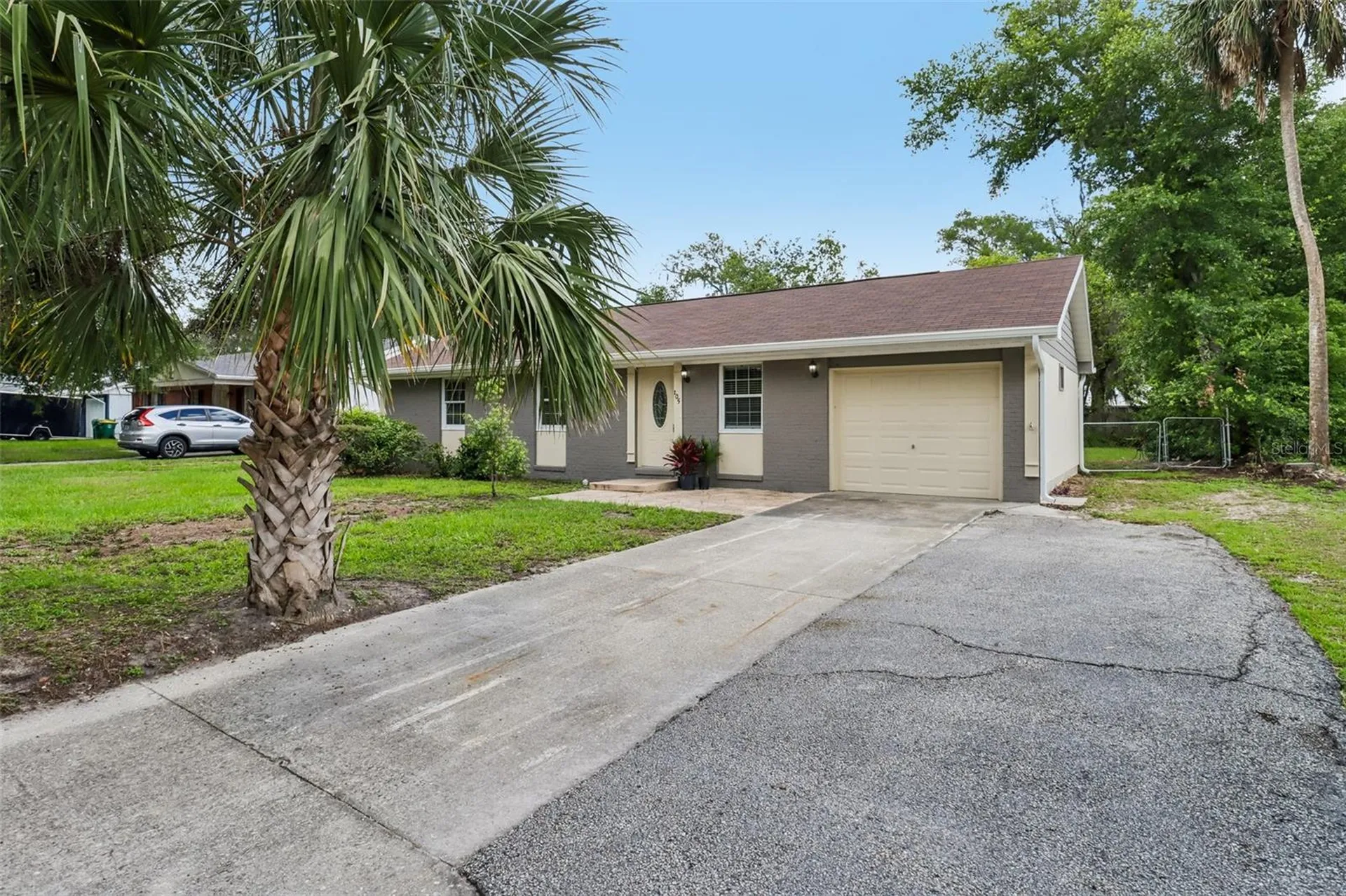 105 N Fairfax Avenue Deland FL 32724