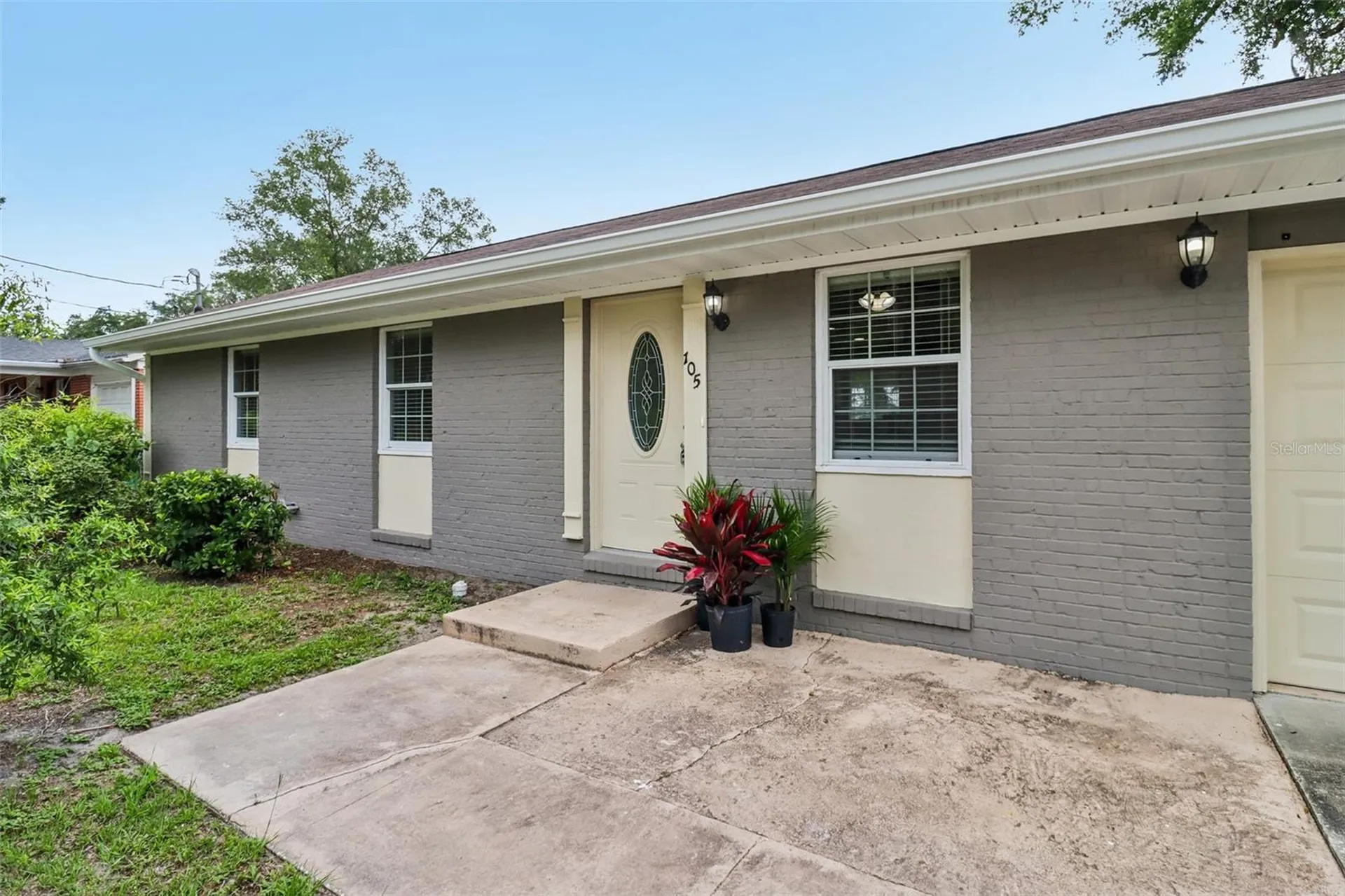 105 N Fairfax Avenue Deland FL 32724