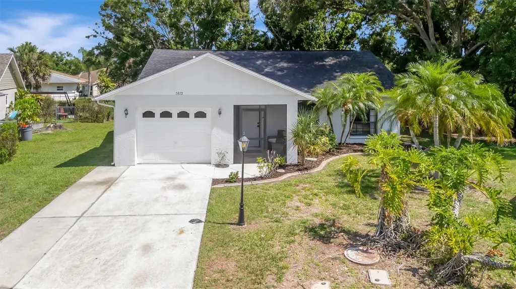 5872 Pauma Court Sarasota FL 34232