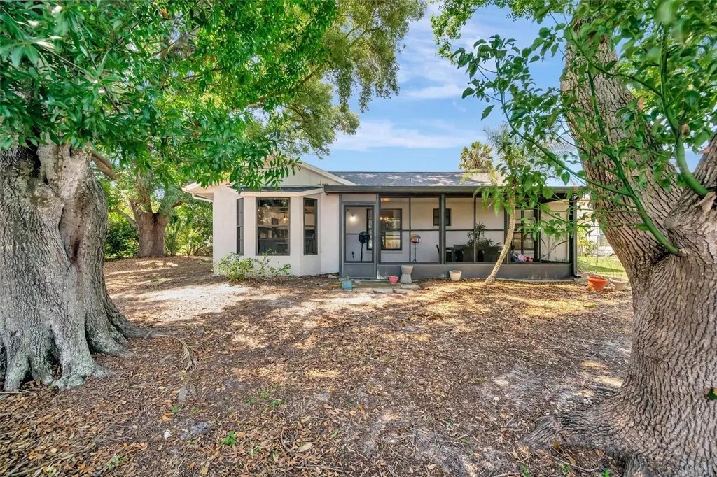5872 Pauma Court Sarasota FL 34232