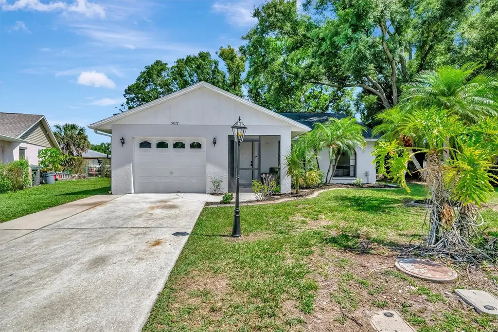 5872 Pauma Court Sarasota FL 34232