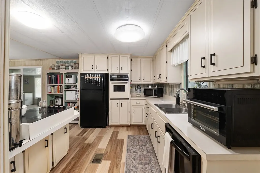 11211 NW 113th Place Chiefland FL 32626