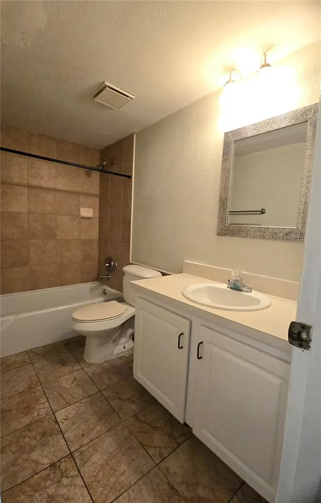 1920 E Edgewood Drive Lakeland FL 33803