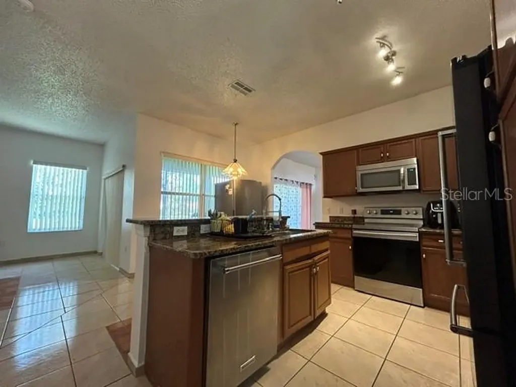 375 Aldershot Court Kissimmee FL 34758
