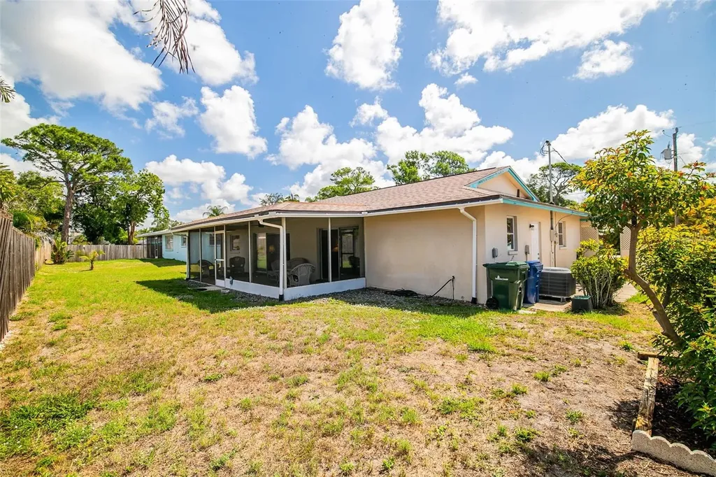 8824 Phyliss Avenue Sarasota FL 34231