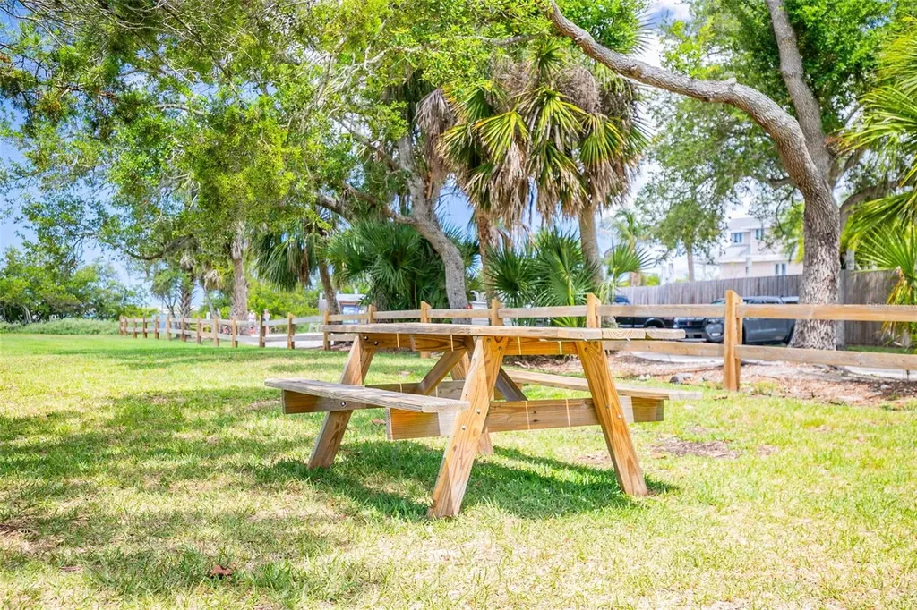 8824 Phyliss Avenue Sarasota FL 34231