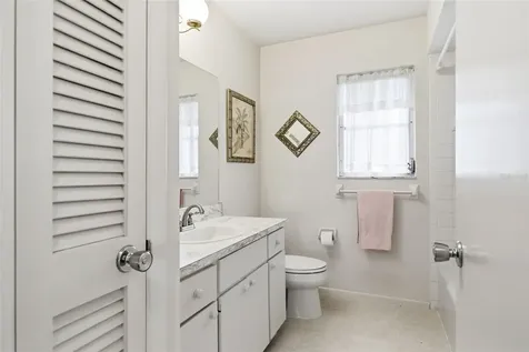 8824 Phyliss Avenue Sarasota FL 34231