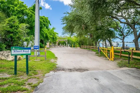 8824 Phyliss Avenue Sarasota FL 34231