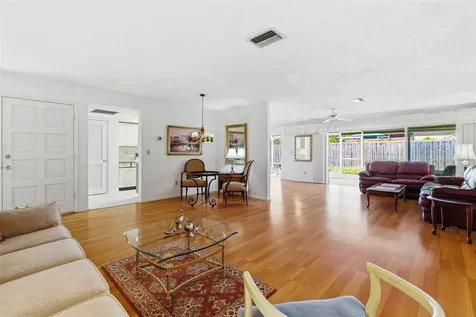 8824 Phyliss Avenue Sarasota FL 34231