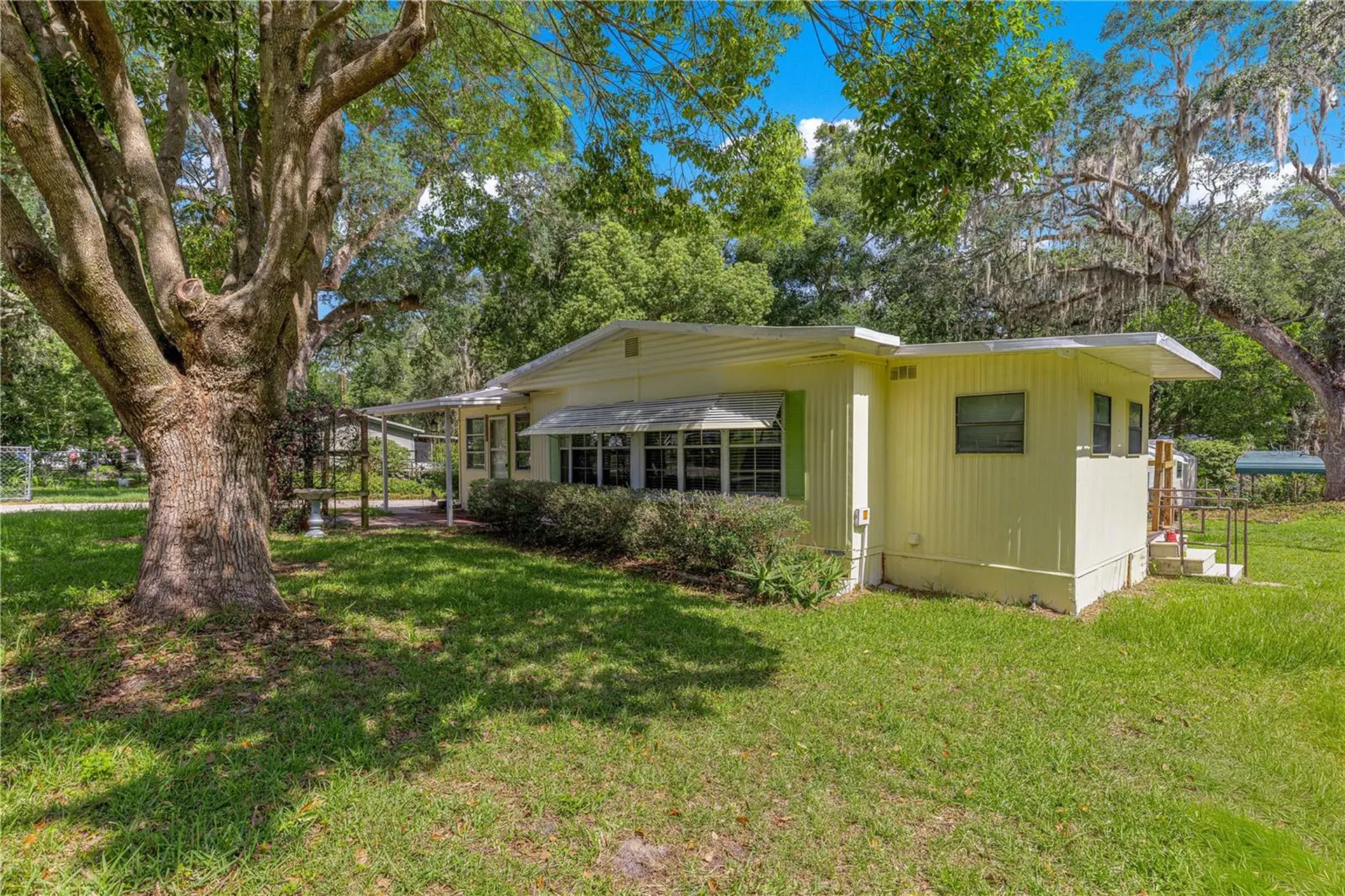 10495 SE 130th Lane Ocklawaha FL 32179