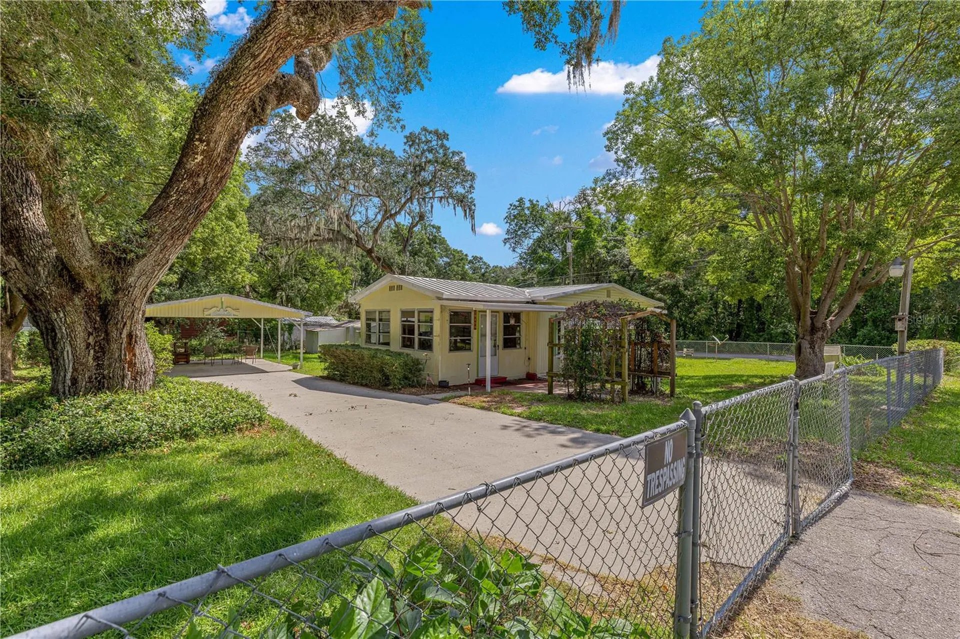 10495 SE 130th Lane Ocklawaha FL 32179