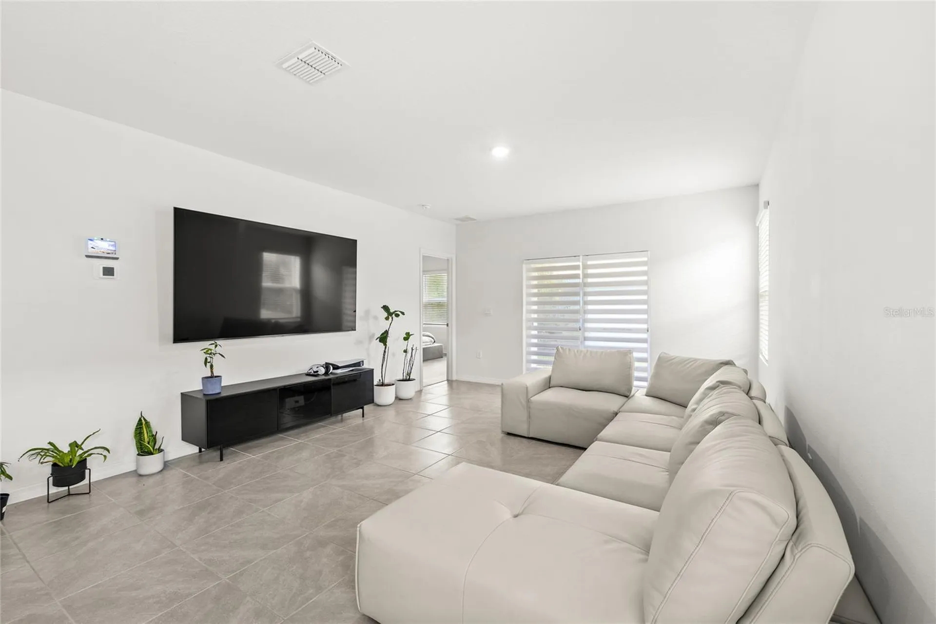 1663 Rosydale Circle Davenport FL 33837