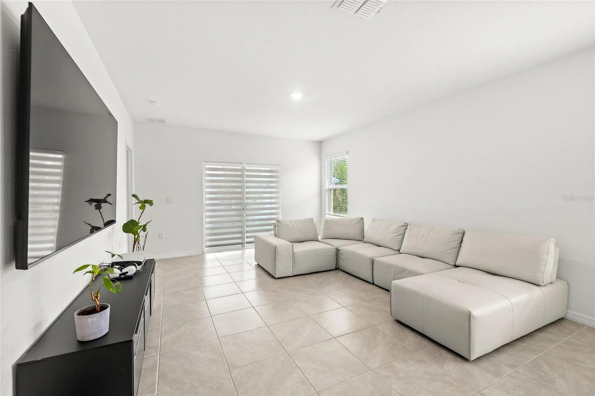 1663 Rosydale Circle Davenport FL 33837