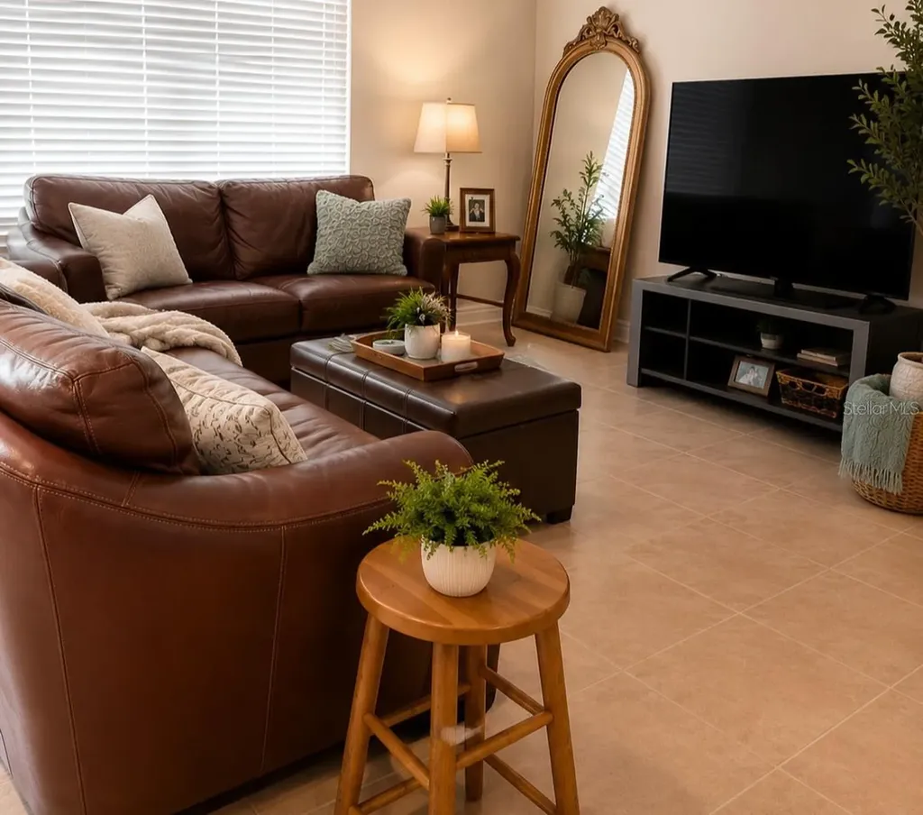 2017 Maple Ridge Drive Zellwood FL 32798