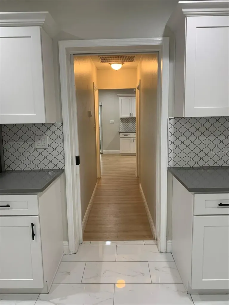 1524 18th Avenue N St Petersburg FL 33704