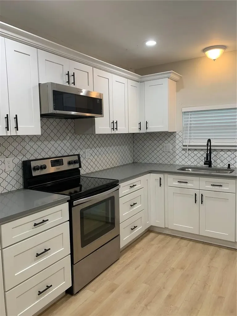 1524 18th Avenue N St Petersburg FL 33704