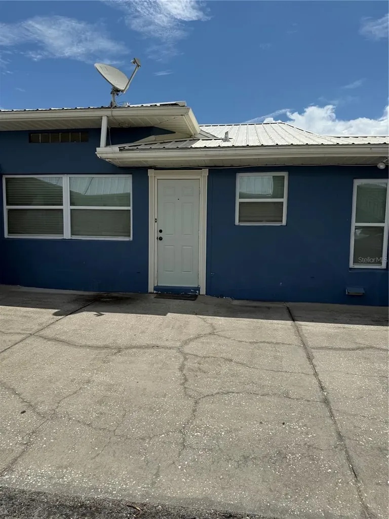 1524 18th Avenue N St Petersburg FL 33704