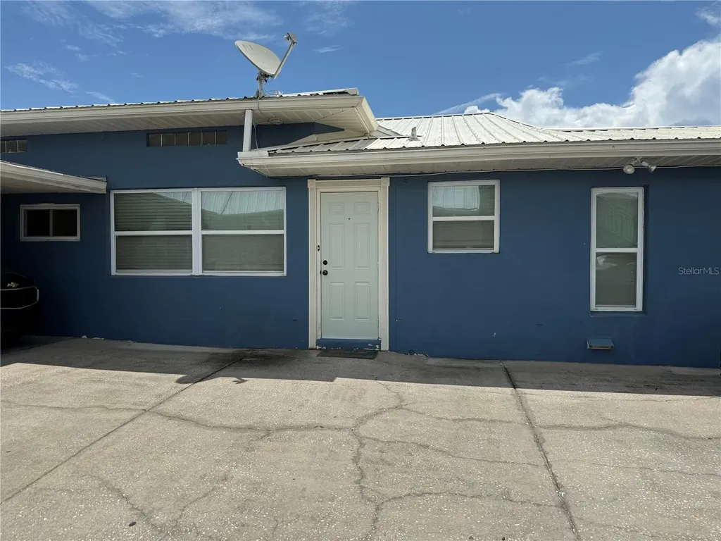1524 18th Avenue N St Petersburg FL 33704