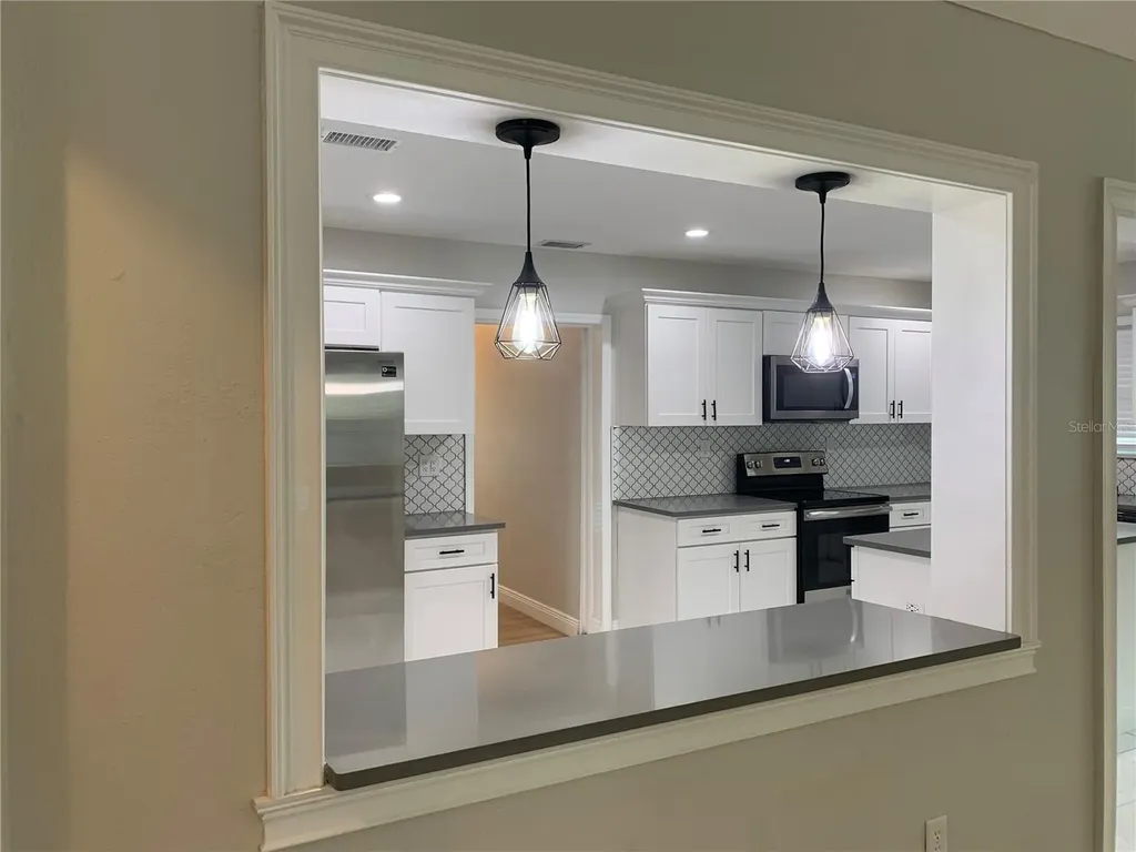 1524 18th Avenue N St Petersburg FL 33704
