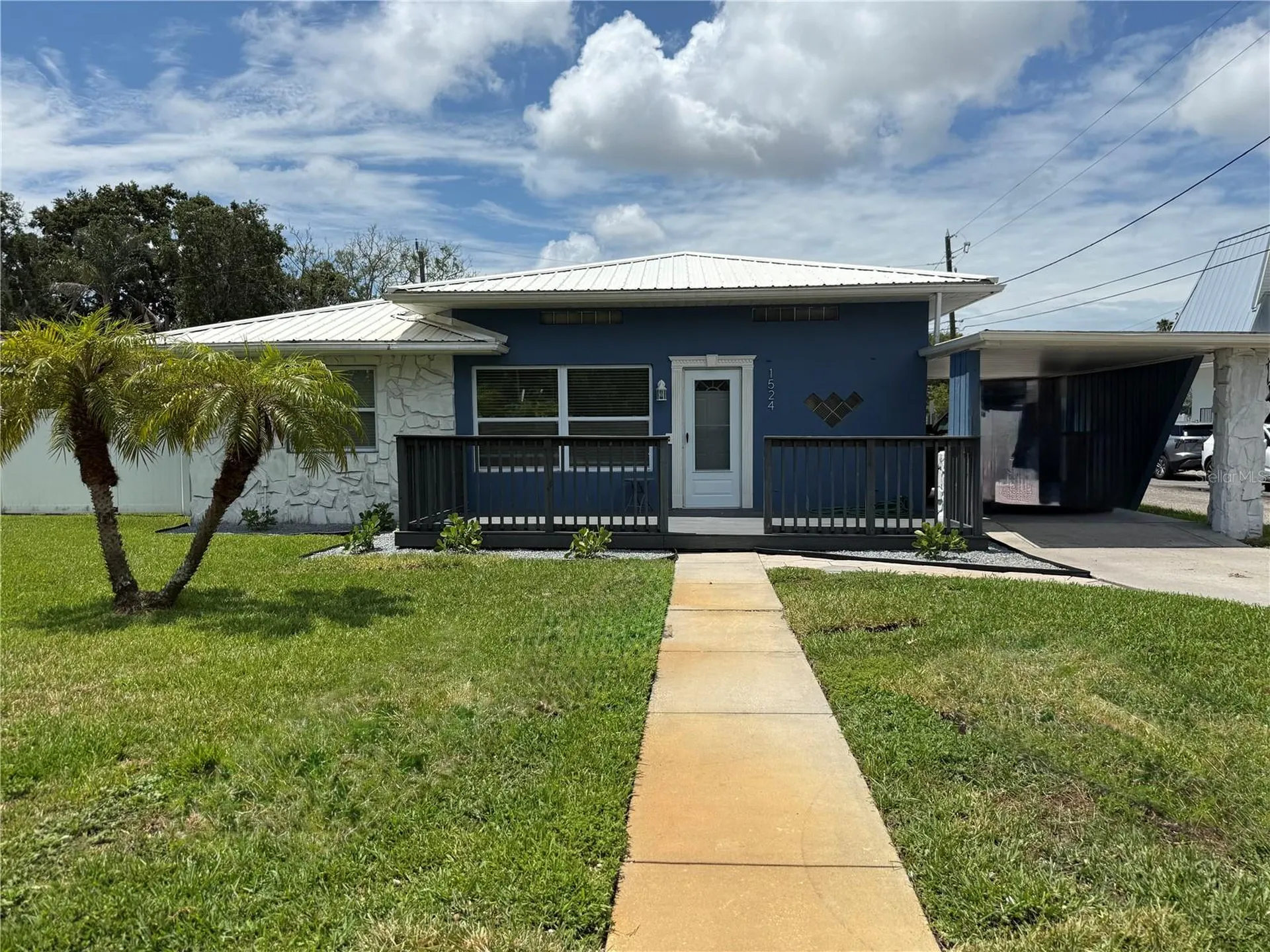 1524 18th Avenue N St Petersburg FL 33704