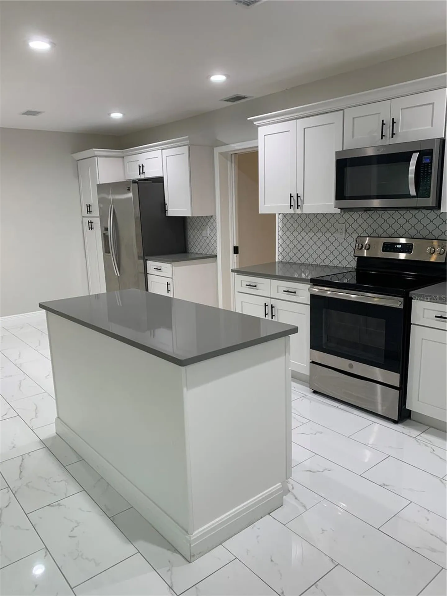 1524 18th Avenue N St Petersburg FL 33704