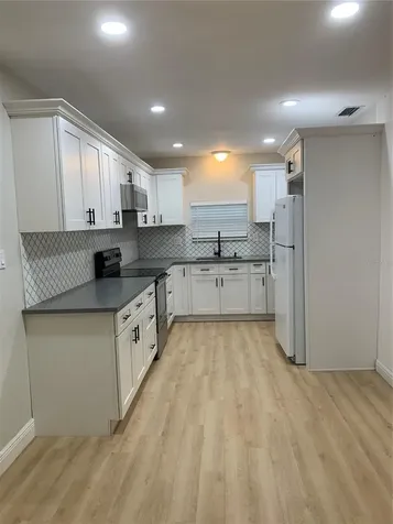 1524 18th Avenue N St Petersburg FL 33704
