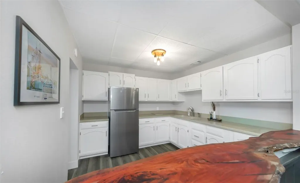 94 S Highland Avenue Tarpon Springs FL 34689