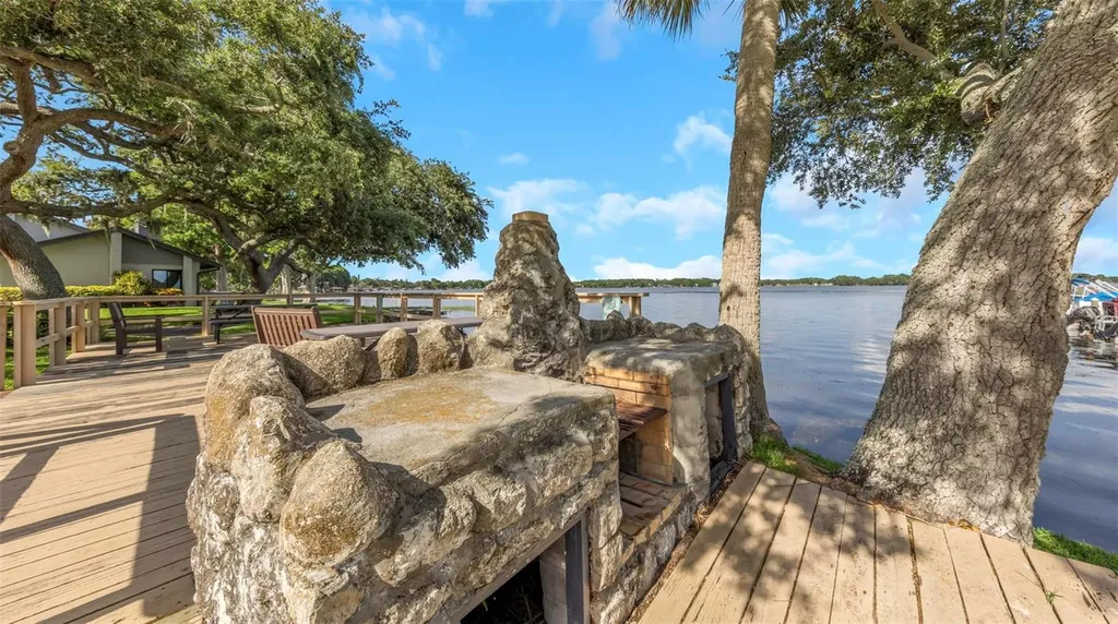 94 S Highland Avenue Tarpon Springs FL 34689