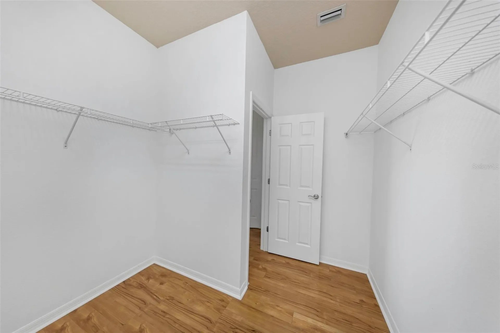 94 S Highland Avenue Tarpon Springs FL 34689