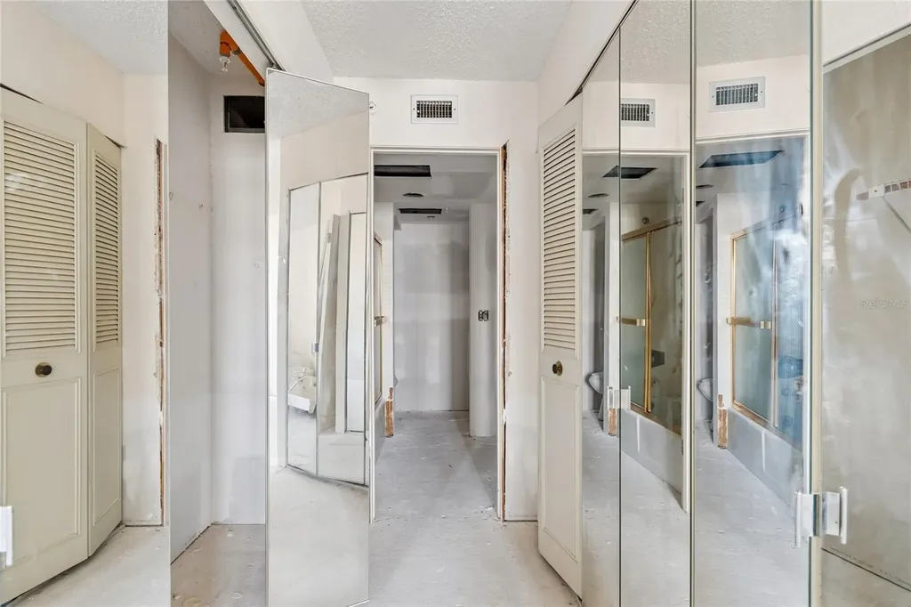 400 Island Way Clearwater Beach FL 33767