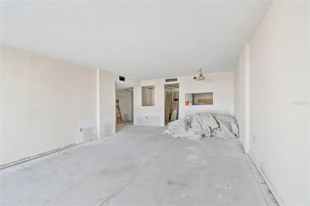 400 Island Way Clearwater Beach FL 33767
