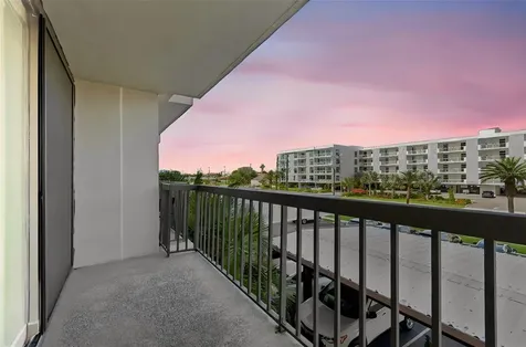 400 Island Way Clearwater Beach FL 33767