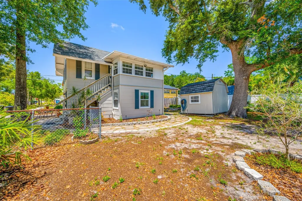 2415 11th Street N St Petersburg FL 33704
